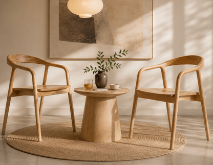 Chaise Design Isa – Bois Massif Clair, Dossier Enveloppant et Accoudoirs
