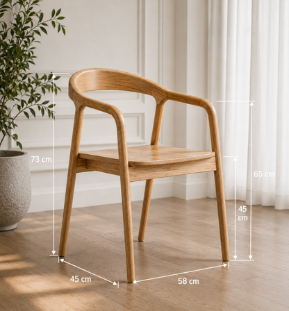 Chaise Design Isa – Bois Massif Clair, Dossier Enveloppant et Accoudoirs